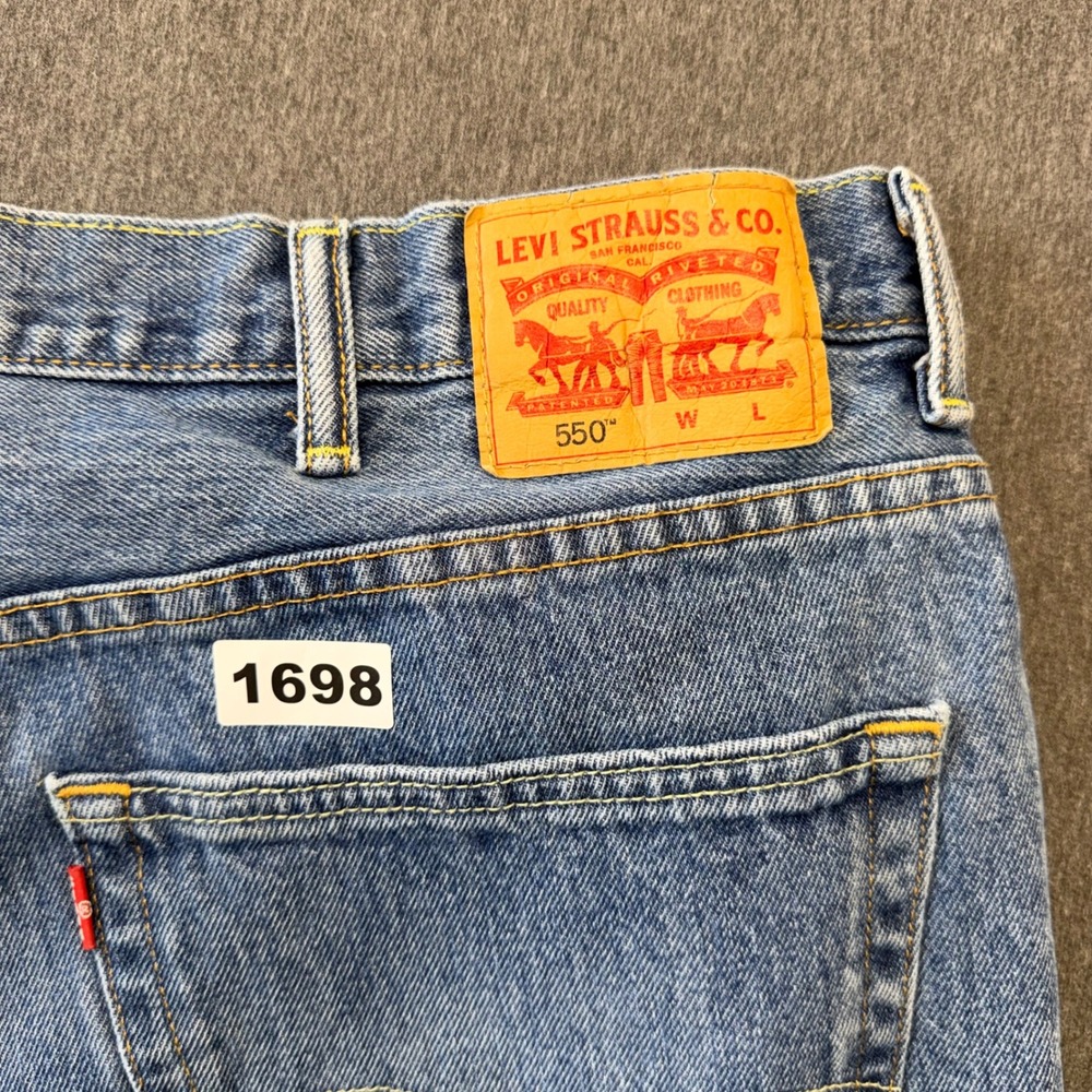 Levis 550 Relaxed Fit Mens Jeans Medium Wash Denim W44 L32 01550-4891